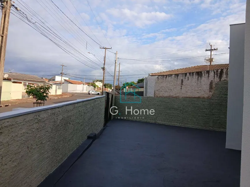 Foto 4 de Casa com 2 quartos à venda, 275m2 em Parigot de Souza 2, Londrina - PR