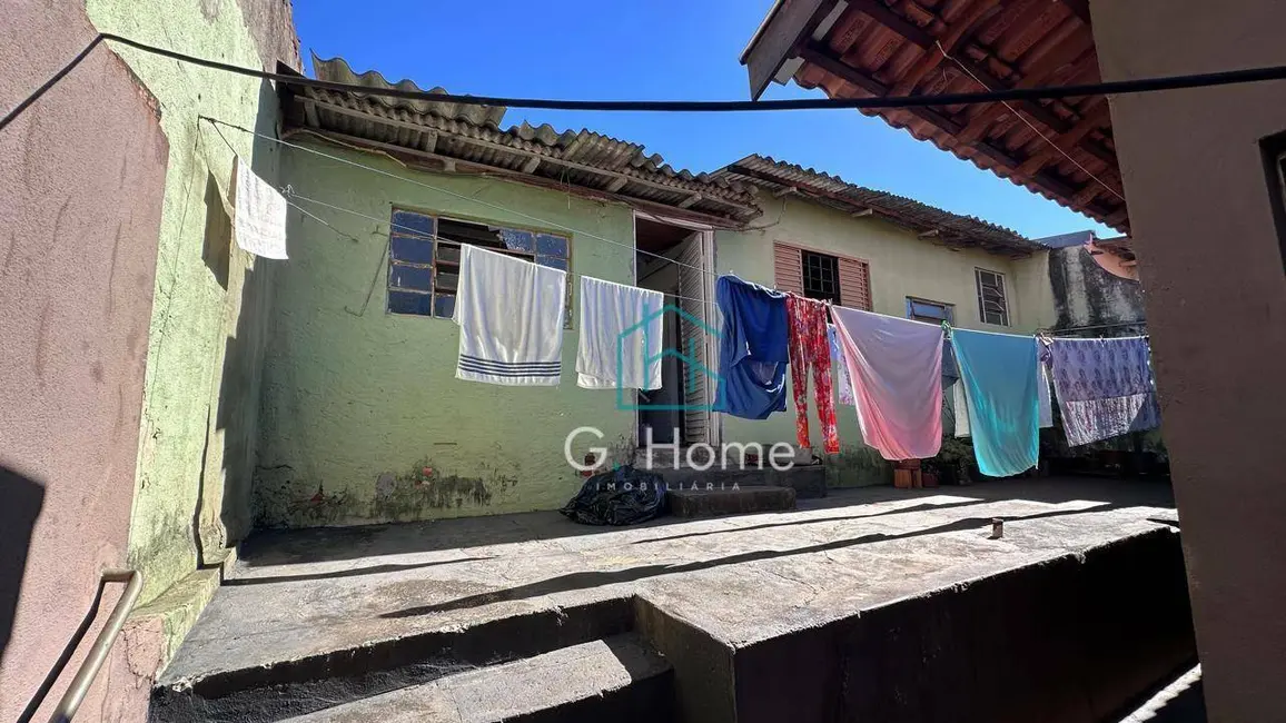 Casa com 3 quartos à venda, 234m2 em Carlota, Londrina - PR - imagem 3 Foto 3 de Casa com 3 quartos à venda, 234m2 em Carlota, Londrina - PR