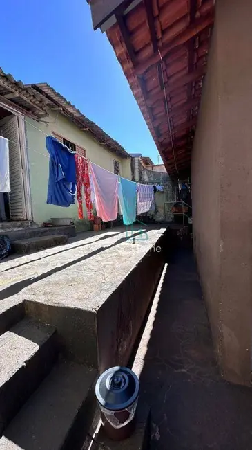 Casa com 3 quartos à venda, 234m2 em Carlota, Londrina - PR - imagem 4 Foto 4 de Casa com 3 quartos à venda, 234m2 em Carlota, Londrina - PR