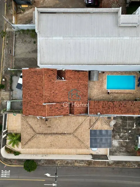 Foto 3 de Casa com 4 quartos à venda, 468m2 em Dom Bosco, Londrina - PR