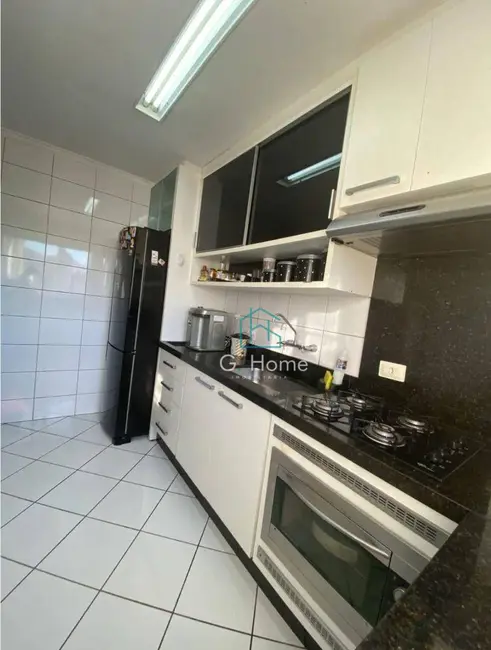 Apartamento com 3 quartos à venda, 141m2 em Centro, Londrina - PR - imagem 8 Foto 8 de Apartamento com 3 quartos à venda, 141m2 em Centro, Londrina - PR