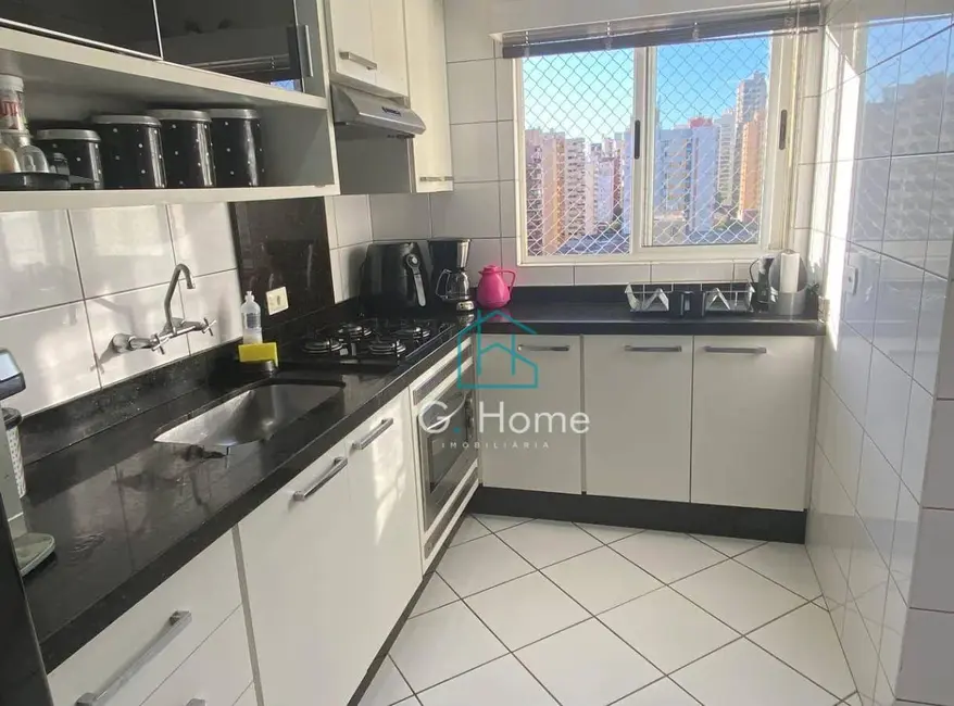 Apartamento com 3 quartos à venda, 141m2 em Centro, Londrina - PR - imagem 5 Foto 5 de Apartamento com 3 quartos à venda, 141m2 em Centro, Londrina - PR