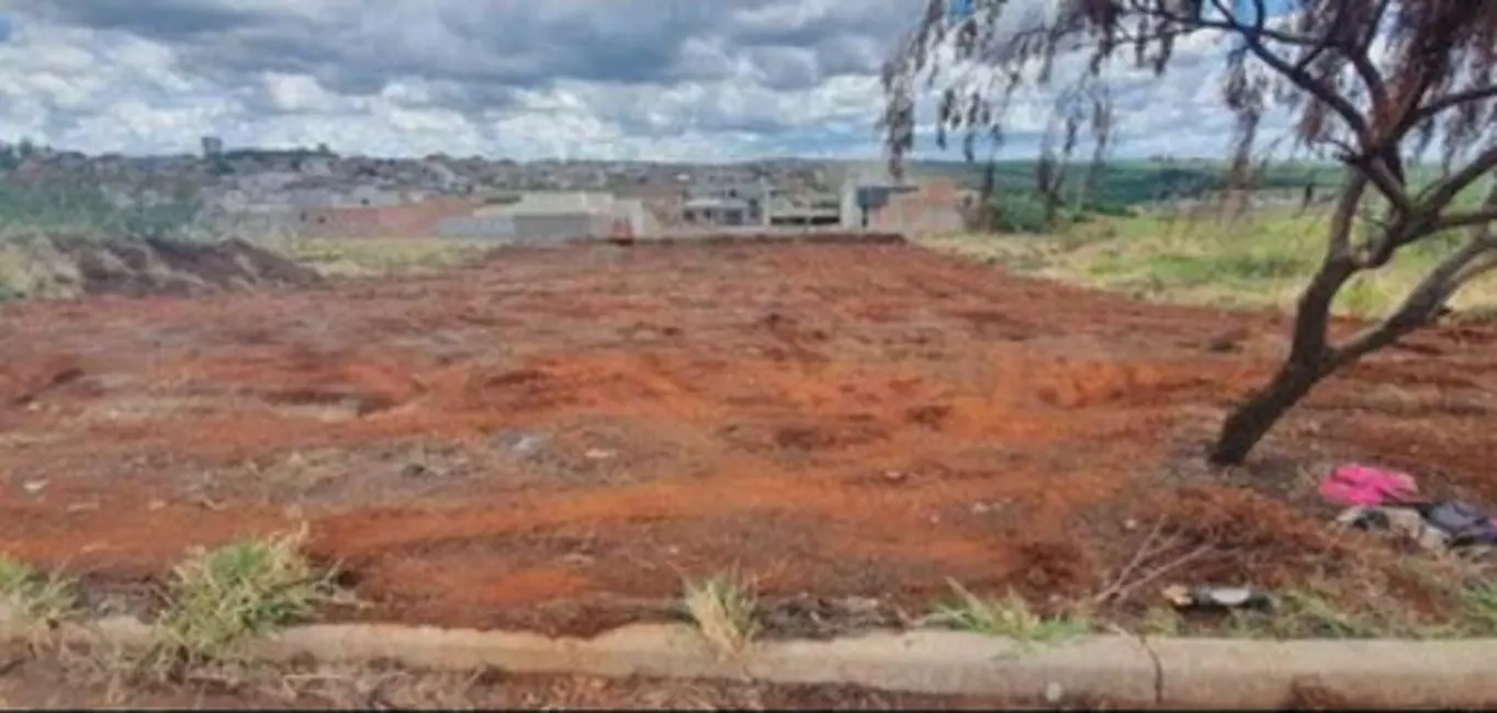 Foto 2 de Terreno / Lote à venda, 500m2 em Conjunto Residencial Roberto Conceição, Cambe - PR