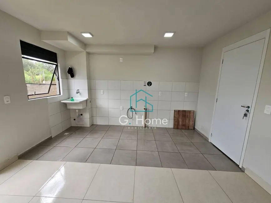 Foto 3 de Apartamento com 2 quartos para alugar, 47m2 em Conjunto Habitacional Alexandre Urbanas, Londrina - PR