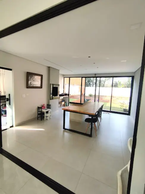Foto 3 de Chácara com 3 quartos à venda, 700m2 em Londrina - PR