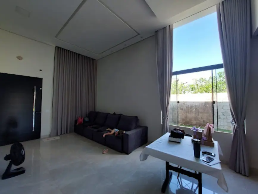 Foto 2 de Chácara com 3 quartos à venda, 700m2 em Londrina - PR