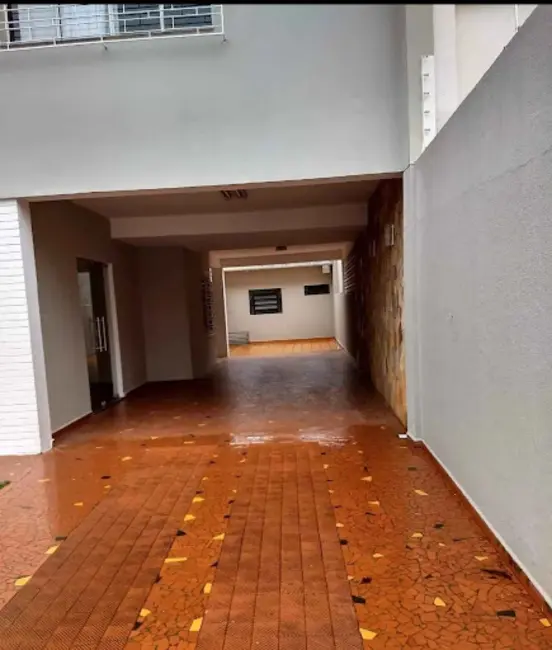 Foto 2 de Casa com 4 quartos para alugar, 300m2 em Jardim Londrilar, Londrina - PR