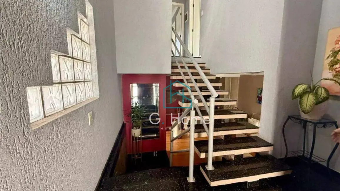 Foto 5 de Sobrado com 3 quartos à venda, 253m2 em Jardim Tókio, Londrina - PR