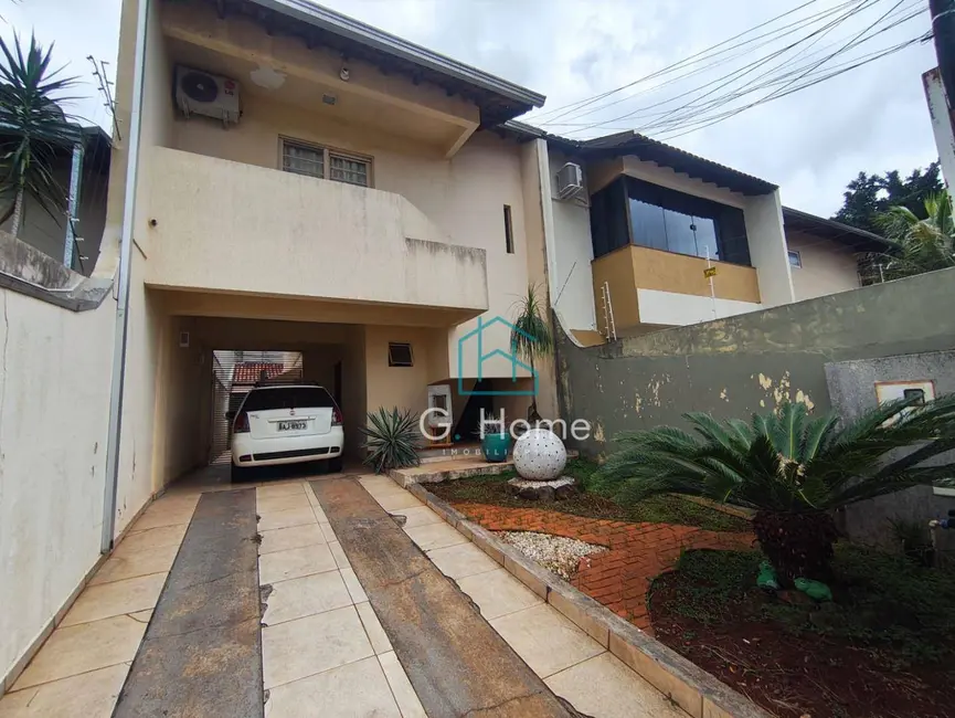 Sobrado com 3 quartos à venda, 169m2 em Londrina - PR - imagem 2 Foto 2 de Sobrado com 3 quartos à venda, 169m2 em Londrina - PR