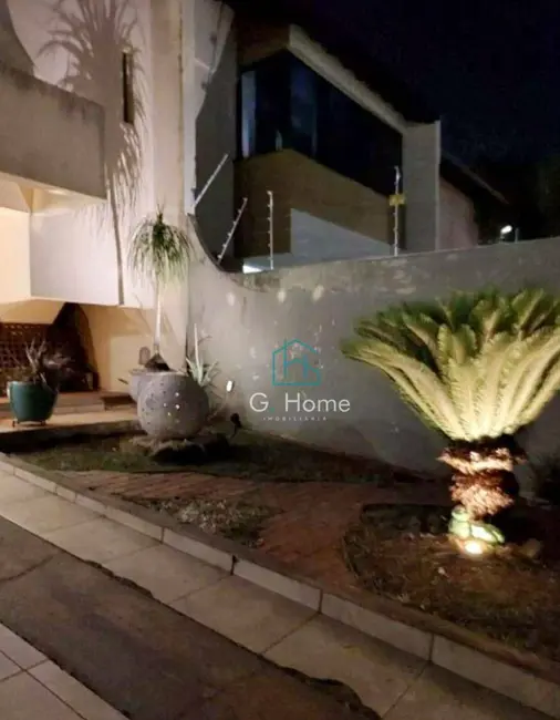 Sobrado com 3 quartos à venda, 169m2 em Londrina - PR - imagem 4 Foto 4 de Sobrado com 3 quartos à venda, 169m2 em Londrina - PR