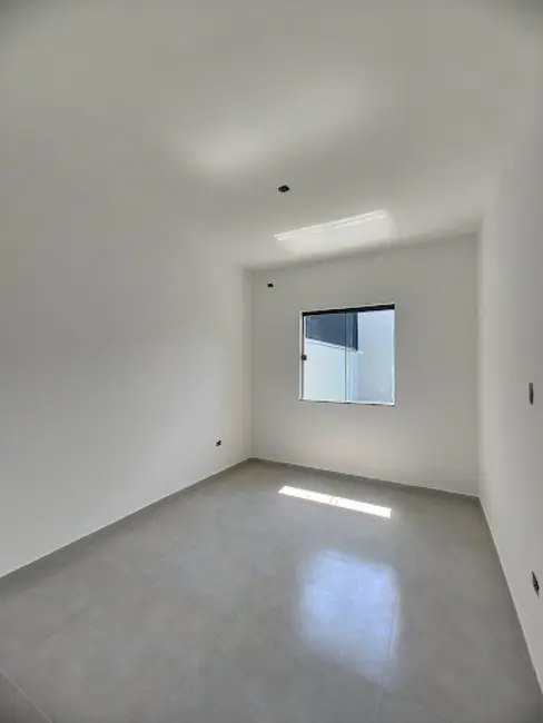 Foto 6 de Casa com 2 quartos à venda, 60m2 em Jardim Padovani, Londrina - PR