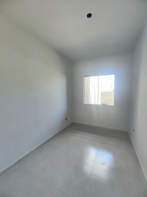 Casa com 2 quartos à venda, 60m2 em Jardim Padovani, Londrina - PR - imagem 4 Foto 4 de Casa com 2 quartos à venda, 60m2 em Jardim Padovani, Londrina - PR