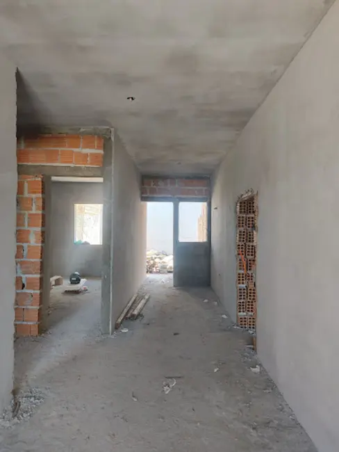 Casa com 2 quartos à venda, 60m2 em Jardim Padovani, Londrina - PR - imagem 3 Foto 3 de Casa com 2 quartos à venda, 60m2 em Jardim Padovani, Londrina - PR