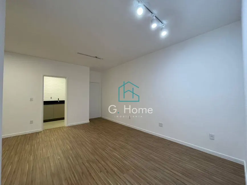 Foto 2 de Apartamento com 3 quartos à venda, 75m2 em Centro, Londrina - PR