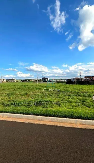 Foto 3 de Terreno / Lote à venda, 318m2 em Londrina - PR