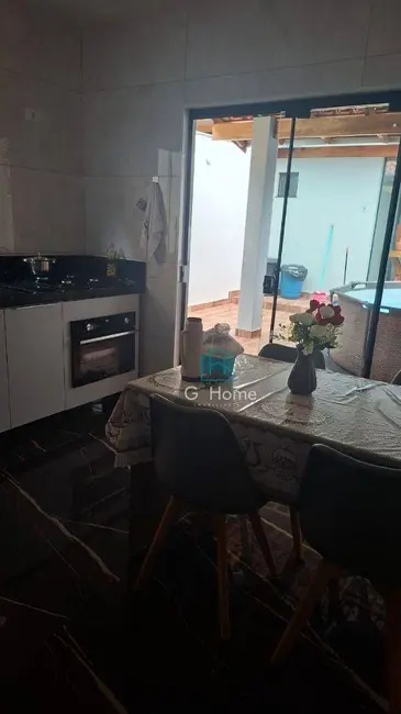 Casa com 3 quartos à venda, 250m2 em Jardim Imagawa, Londrina - PR - imagem 9 Foto 9 de Casa com 3 quartos à venda, 250m2 em Jardim Imagawa, Londrina - PR