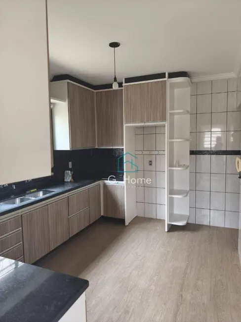 Casa com 3 quartos à venda, 250m2 em Indusville, Londrina - PR - imagem 9 Foto 9 de Casa com 3 quartos à venda, 250m2 em Indusville, Londrina - PR