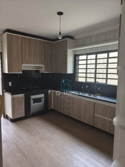Casa com 3 quartos à venda, 250m2 em Indusville, Londrina - PR - imagem 4 Foto 4 de Casa com 3 quartos à venda, 250m2 em Indusville, Londrina - PR