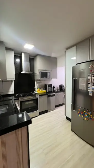 Casa com 3 quartos à venda, 150m2 em Colúmbia, Londrina - PR - imagem 9 Foto 9 de Casa com 3 quartos à venda, 150m2 em Colúmbia, Londrina - PR