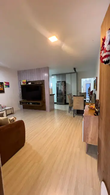 Casa com 3 quartos à venda, 150m2 em Colúmbia, Londrina - PR - imagem 5 Foto 5 de Casa com 3 quartos à venda, 150m2 em Colúmbia, Londrina - PR