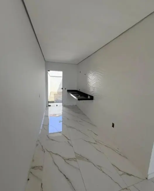 Casa com 3 quartos à venda, 150m2 em Leonor, Londrina - PR - imagem 3 Foto 3 de Casa com 3 quartos à venda, 150m2 em Leonor, Londrina - PR