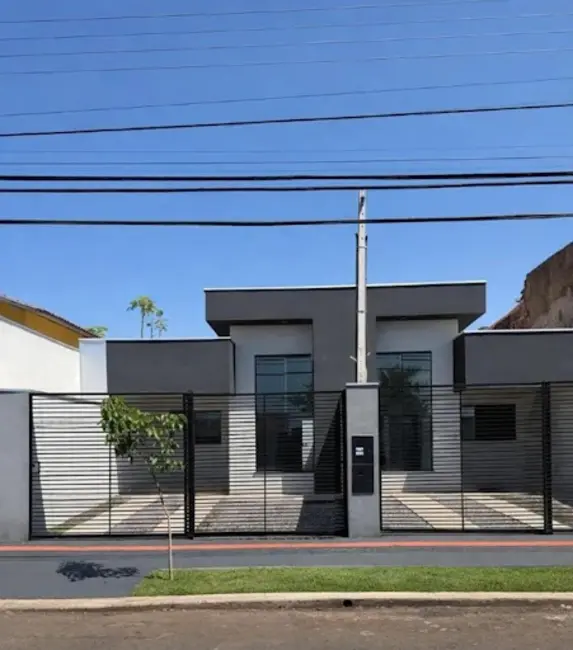 Casa com 3 quartos à venda, 150m2 em Leonor, Londrina - PR - imagem 1 Foto 1 de Casa com 3 quartos à venda, 150m2 em Leonor, Londrina - PR