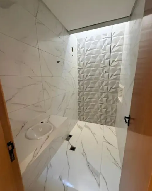 Casa com 3 quartos à venda, 150m2 em Leonor, Londrina - PR - imagem 7 Foto 7 de Casa com 3 quartos à venda, 150m2 em Leonor, Londrina - PR