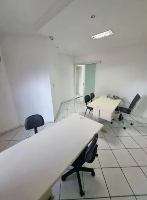 Foto 9 de Sala Comercial para alugar, 140m2 em Lago Igapó, Londrina - PR