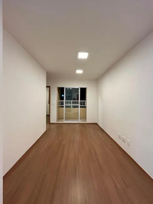 Foto 3 de Apartamento com 2 quartos para alugar, 56m2 em Londrina - PR