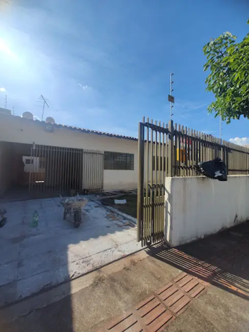 Foto 2 de Casa com 3 quartos à venda, 280m2 em Residencial Professora Marieta, Londrina - PR