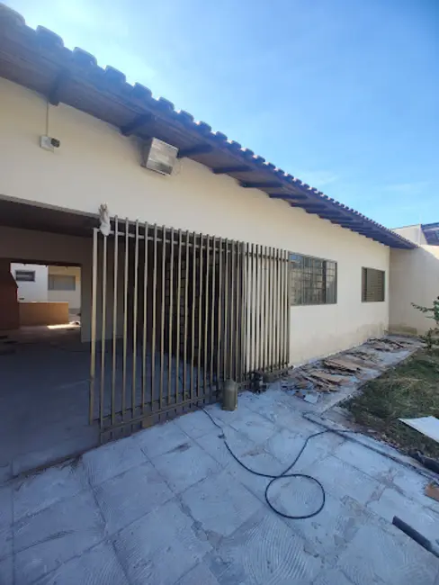 Foto 1 de Casa com 3 quartos à venda, 280m2 em Residencial Professora Marieta, Londrina - PR