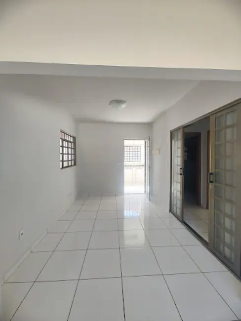 Foto 5 de Casa com 3 quartos à venda, 280m2 em Residencial Professora Marieta, Londrina - PR