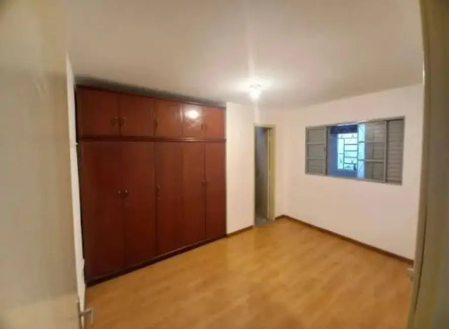 Foto 5 de Casa com 3 quartos para alugar, 170m2 em Messiânico, Londrina - PR