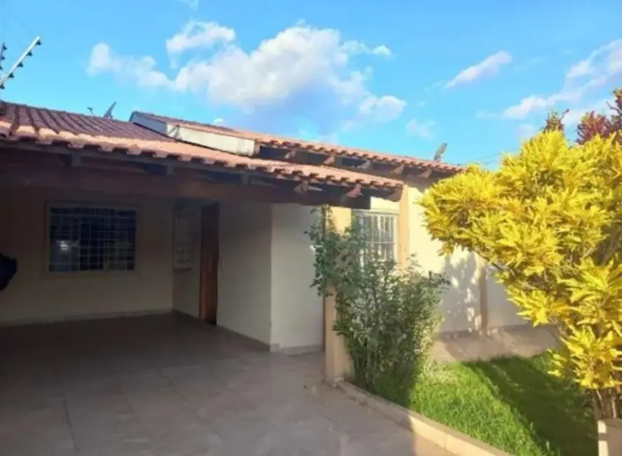 Foto 1 de Casa com 3 quartos para alugar, 170m2 em Messiânico, Londrina - PR