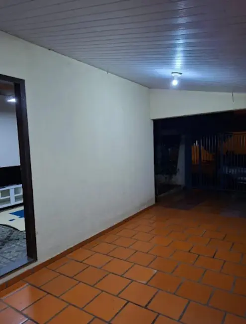 Casa com 2 quartos para alugar, 100m2 em Jardim Santo Amaro, Cambe - PR - imagem 3 Foto 3 de Casa com 2 quartos para alugar, 100m2 em Jardim Santo Amaro, Cambe - PR