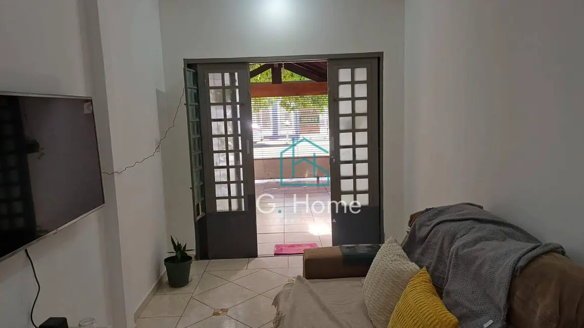 Foto 5 de Casa com 2 quartos à venda, 150m2 em Cambezinho, Londrina - PR