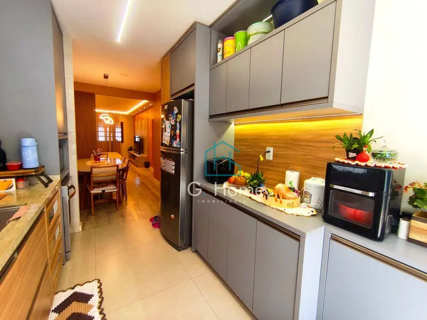 Foto 9 de Casa com 3 quartos à venda, 359m2 em Coliseu, Londrina - PR