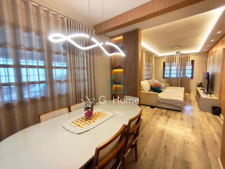 Foto 6 de Casa com 3 quartos à venda, 359m2 em Coliseu, Londrina - PR
