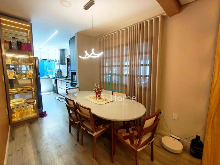 Foto 5 de Casa com 3 quartos à venda, 359m2 em Coliseu, Londrina - PR