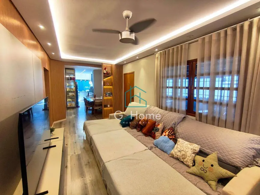 Foto 3 de Casa com 3 quartos à venda, 359m2 em Coliseu, Londrina - PR