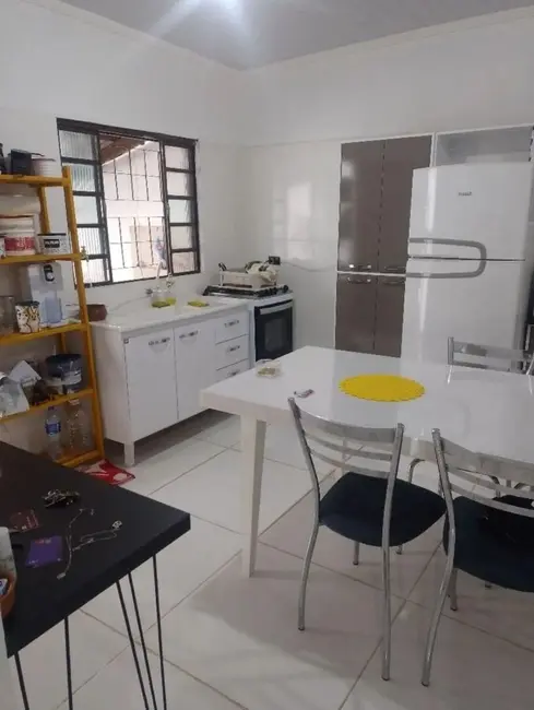 Foto 2 de Casa com 1 quarto à venda, 175m2 em Jardim Maracanã, Londrina - PR