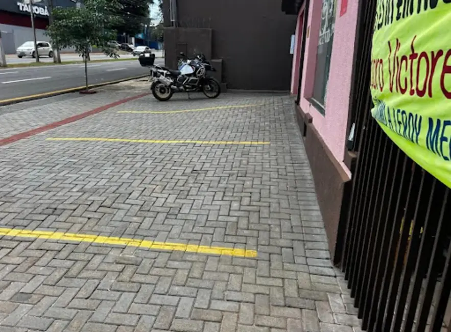 Foto 2 de Casa com 6 quartos para alugar, 220m2 em Vila Ipiranga, Londrina - PR
