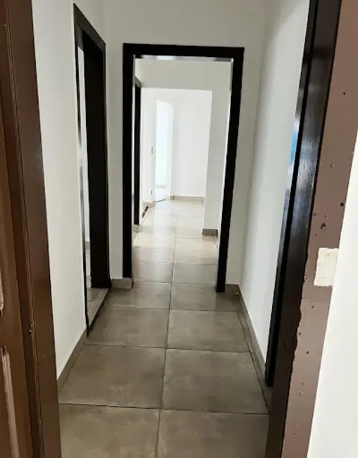 Foto 6 de Casa com 6 quartos para alugar, 220m2 em Vila Ipiranga, Londrina - PR