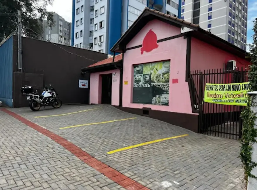 Foto 1 de Casa com 6 quartos para alugar, 220m2 em Vila Ipiranga, Londrina - PR