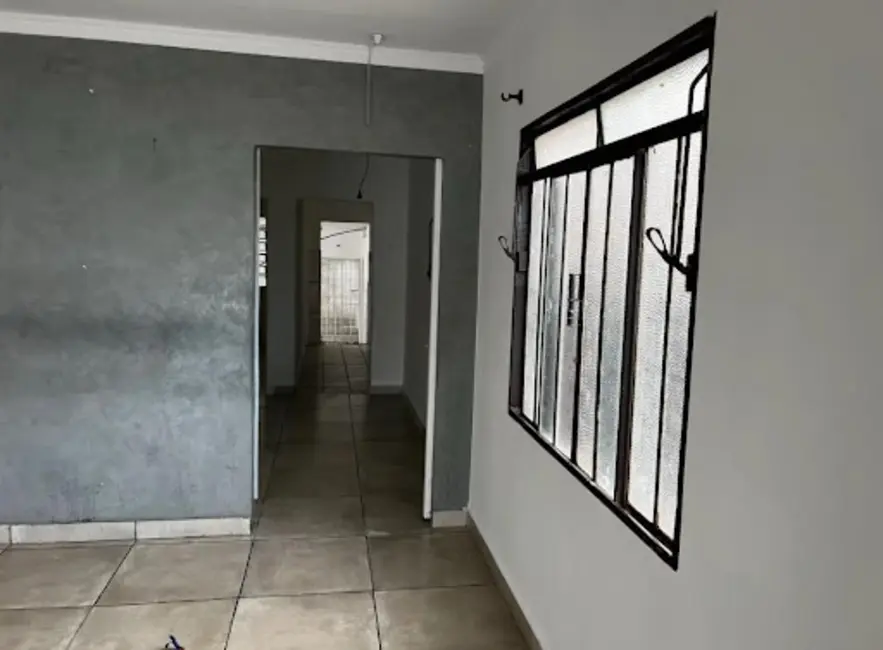 Foto 7 de Casa com 6 quartos para alugar, 220m2 em Vila Ipiranga, Londrina - PR