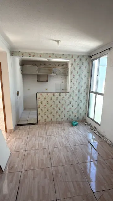 Foto 2 de Apartamento com 2 quartos à venda, 50m2 em Jardim Maria Luiza, Londrina - PR