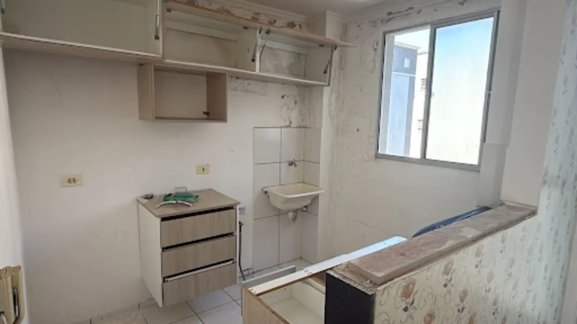 Foto 3 de Apartamento com 2 quartos à venda, 50m2 em Jardim Maria Luiza, Londrina - PR