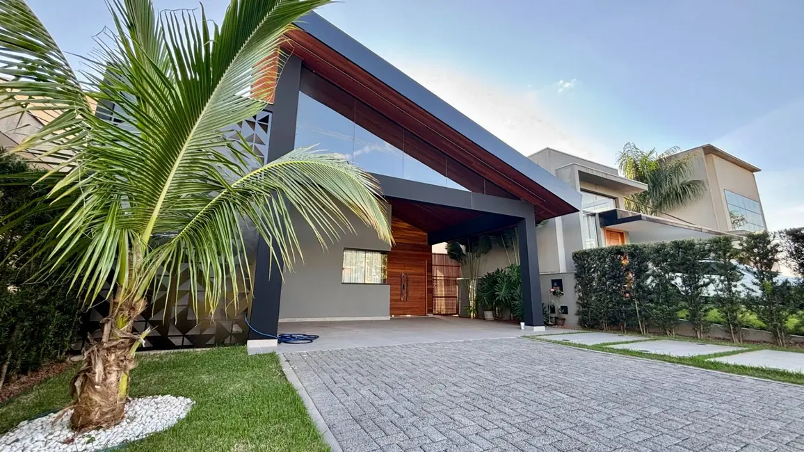 Foto 1 de Casa de Condomínio com 3 quartos à venda, 258m2 em Londrina - PR