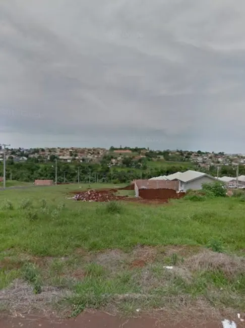 Foto 1 de Terreno / Lote à venda, 333m2 em Cambe - PR