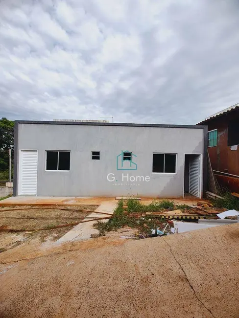 Kitnet com 1 quarto para alugar, 20m2 em Colinas, Londrina - PR - imagem 2 Foto 2 de Kitnet com 1 quarto para alugar, 20m2 em Colinas, Londrina - PR